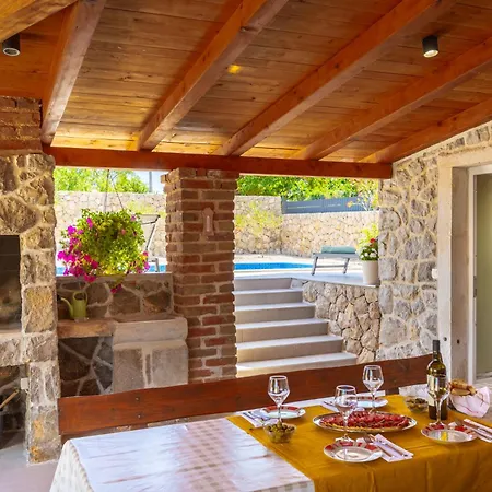 ヴィラ Depicolo Vrh